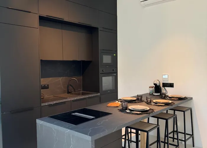 Villa Capsule Ciné Glisse - Cinéma - Balnéo - Garage Roubaix